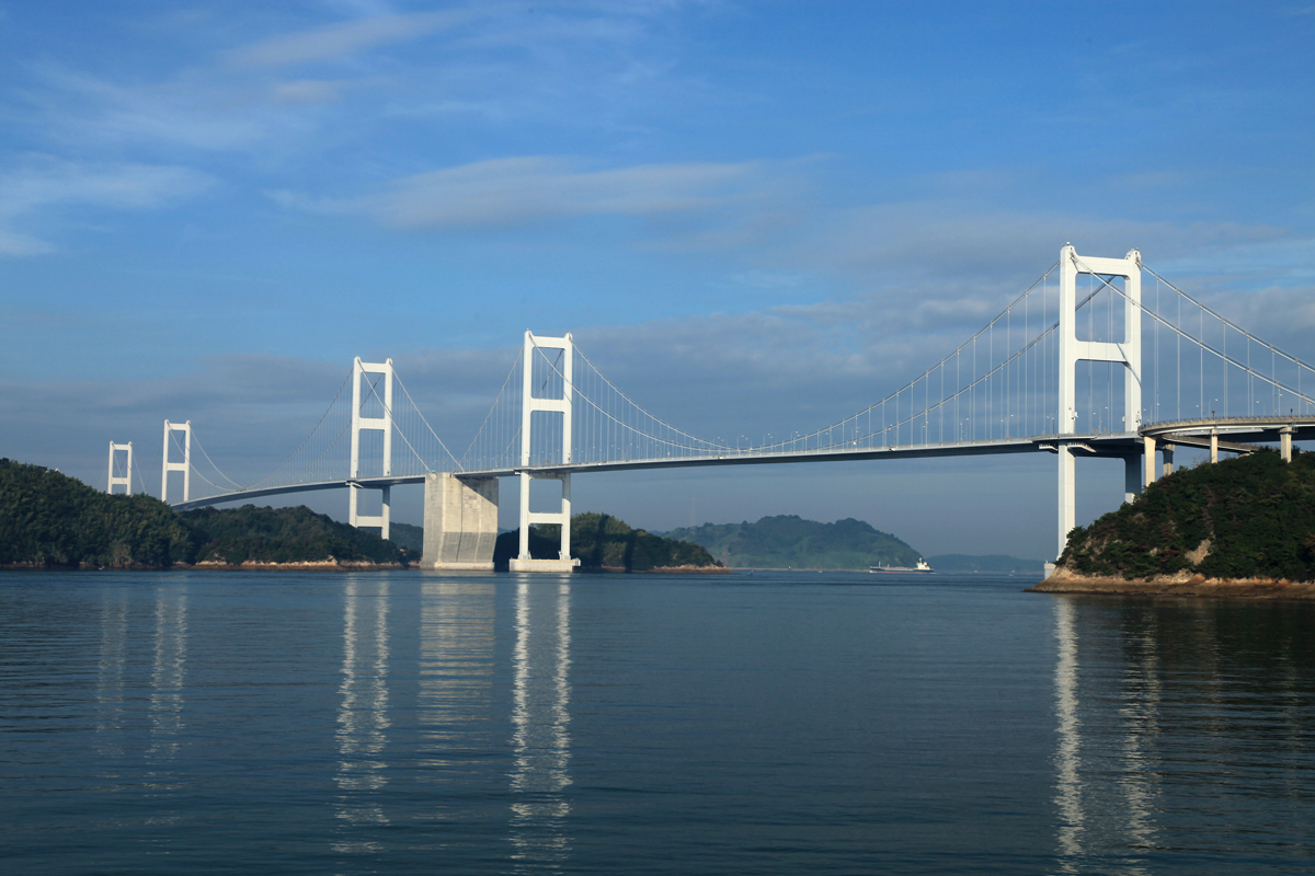 愛媛の来島海峡大橋の写真